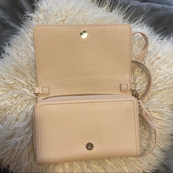 *SOLD*. Tory Burch light pink crossbody - Picture 3 of 7
